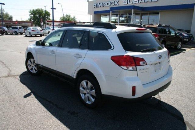Subaru Outback 2011 photo 2