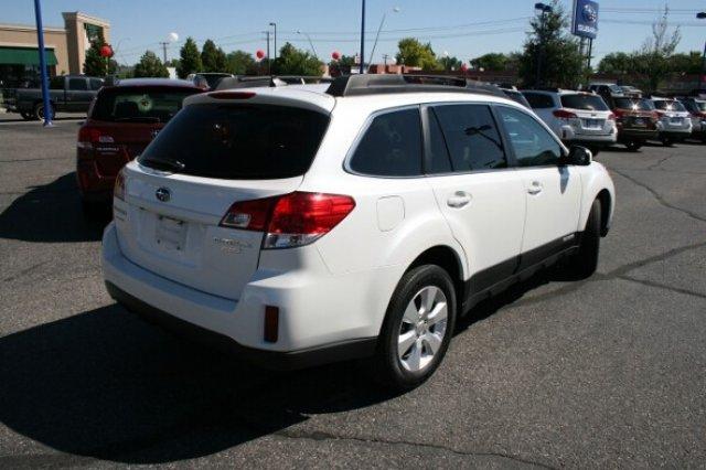 Subaru Outback 2011 photo 3