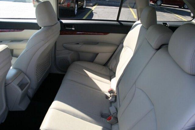 Subaru Outback 2011 photo 5