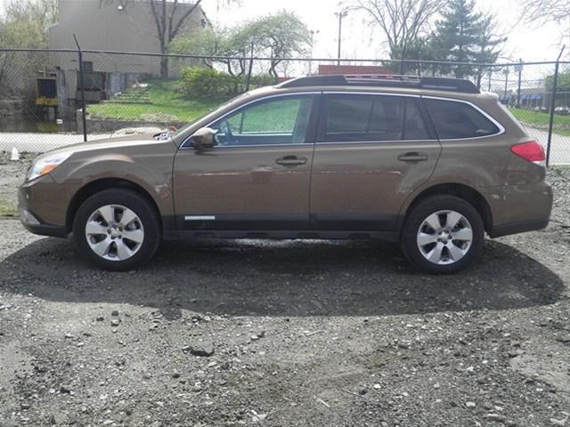 Subaru Outback 2011 photo 3