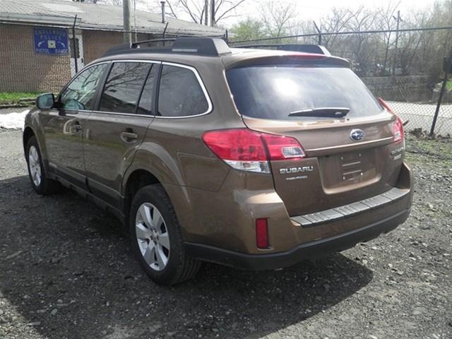Subaru Outback 2011 photo 4