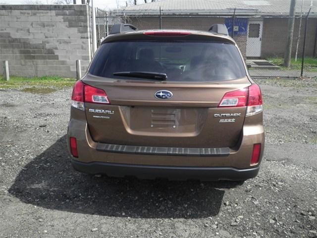 Subaru Outback 2011 photo 5