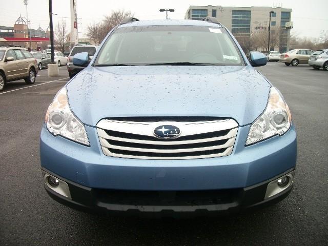Subaru Outback 2011 photo 1