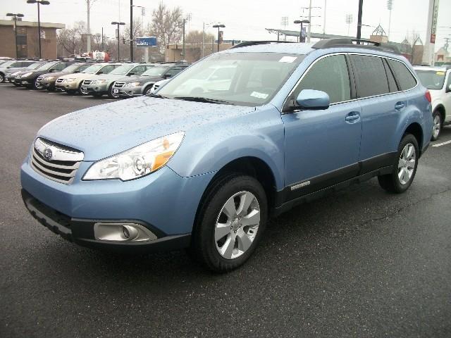 Subaru Outback 2011 photo 2