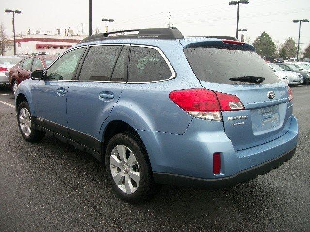 Subaru Outback 2011 photo 4
