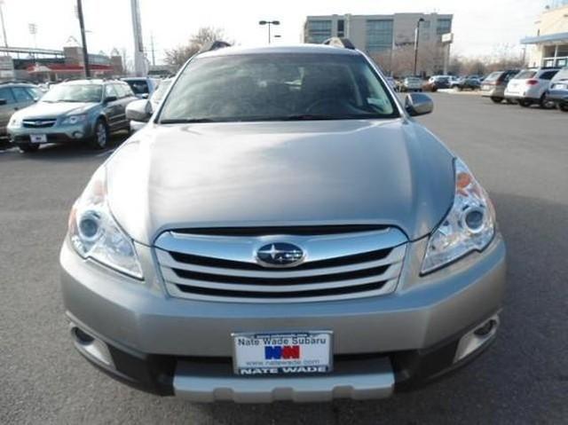 Subaru Outback 2011 photo 1