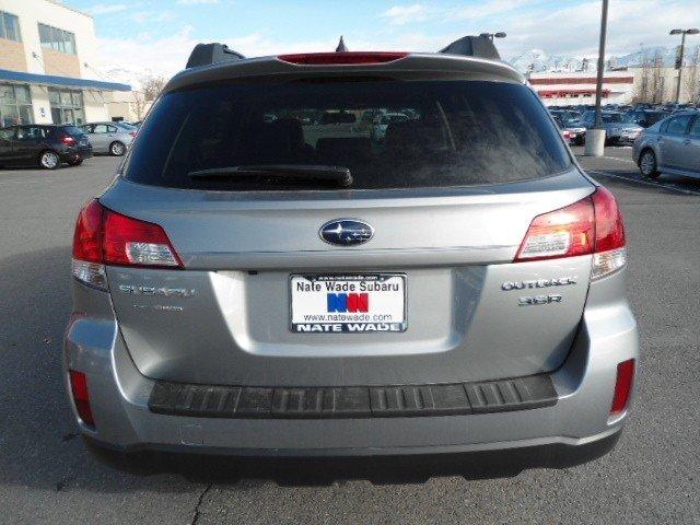 Subaru Outback 2011 photo 5