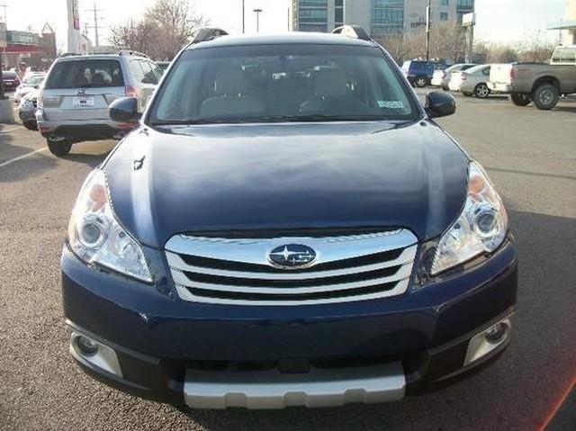 Subaru Outback 2011 photo 1
