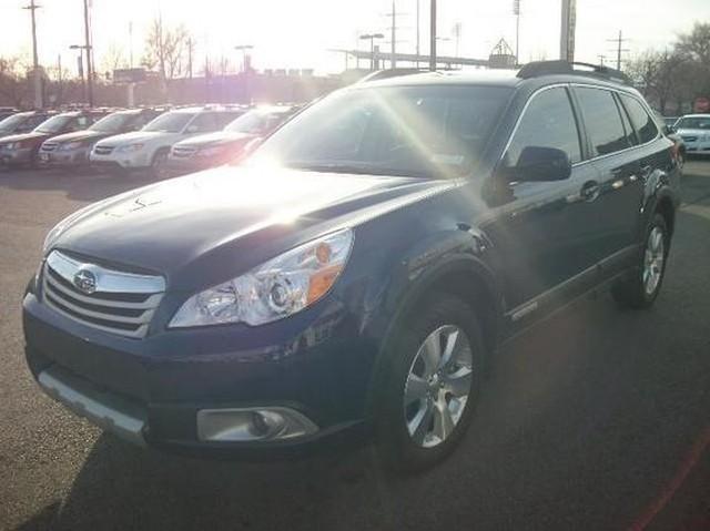 Subaru Outback 2011 photo 2