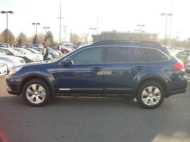Subaru Outback 2011 photo 3