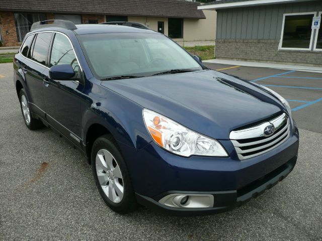 Subaru Outback 2011 photo 2