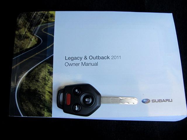 Subaru Outback 2011 photo 15