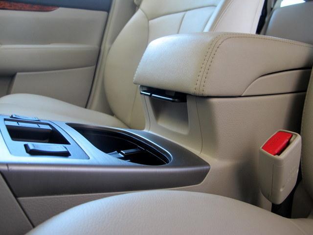 Subaru Outback 2011 photo 19