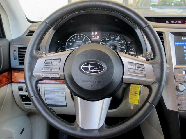 Subaru Outback 2011 photo 2