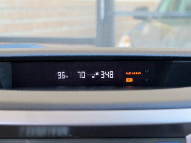 Subaru Outback 2011 photo 25