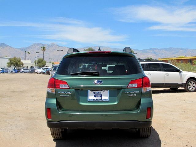 Subaru Outback 2011 photo 35