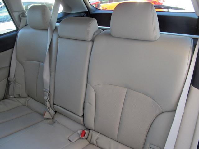 Subaru Outback 2011 photo 44
