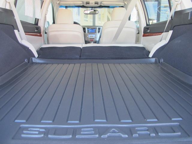 Subaru Outback 2011 photo 8