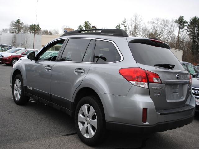 Subaru Outback 2011 photo 1