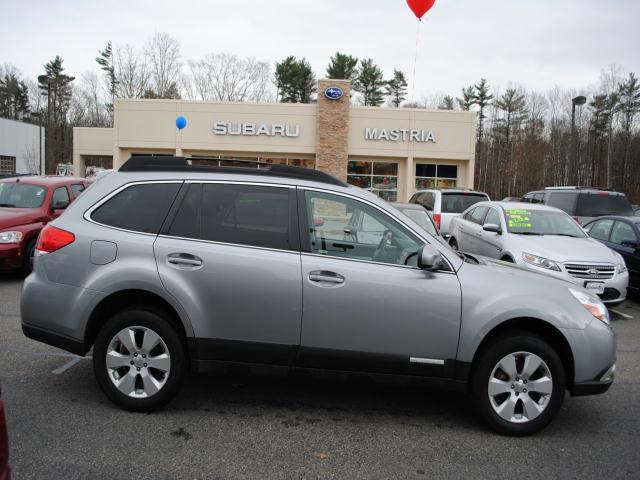 Subaru Outback 2011 photo 4