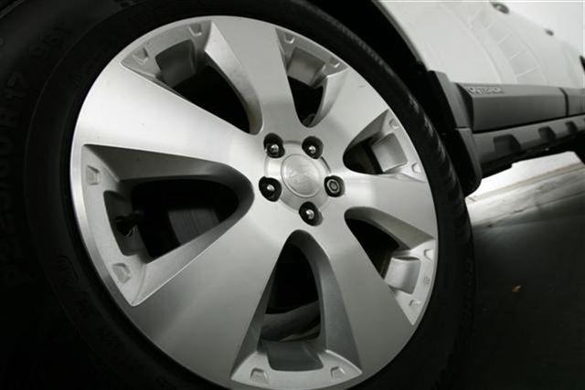 Subaru Outback 2011 photo 1