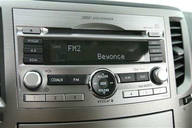 Subaru Outback 2011 photo 4