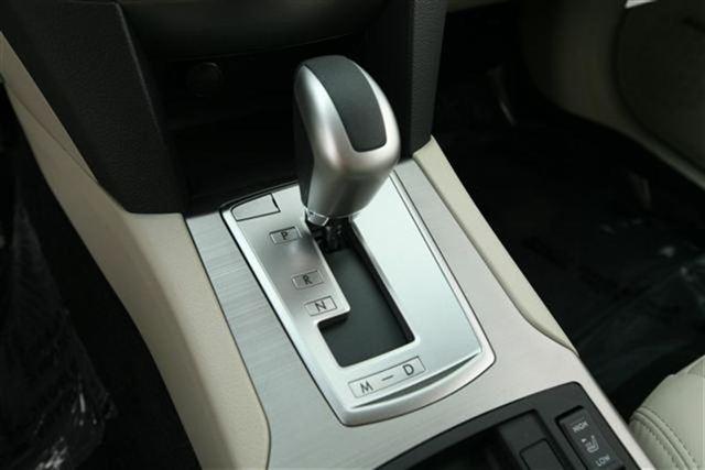 Subaru Outback 2011 photo 5