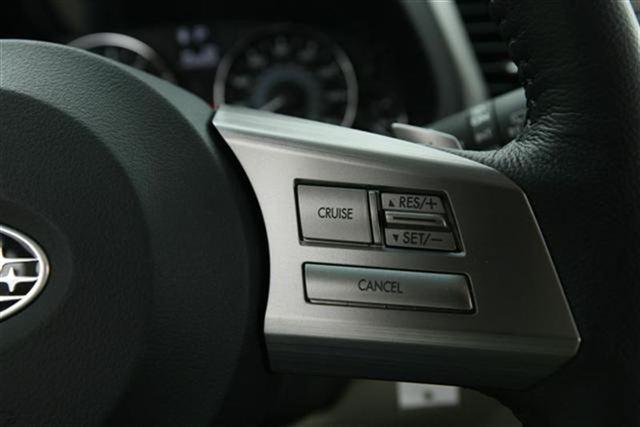 Subaru Outback 2011 photo 3