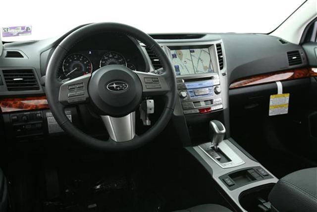 Subaru Outback 2011 photo 3
