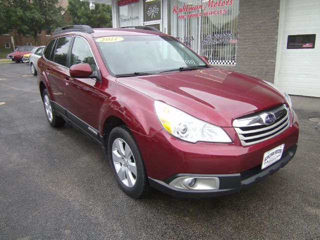 Subaru Outback 2011 photo 2