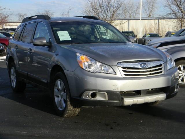 Subaru Outback 2011 photo 2