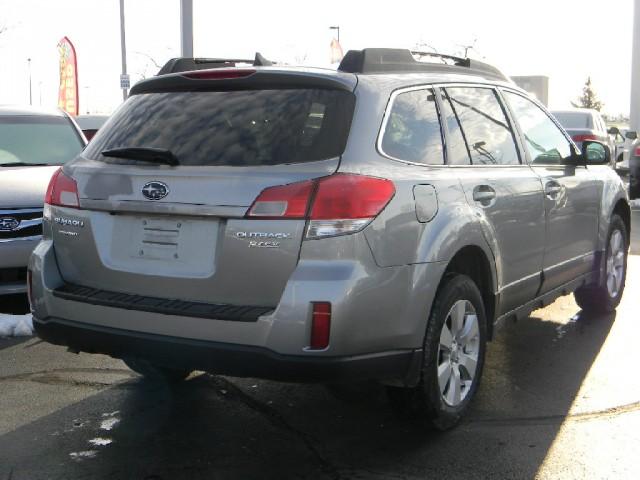 Subaru Outback 2011 photo 3