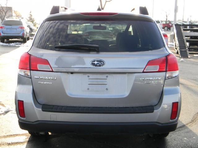 Subaru Outback 2011 photo 4
