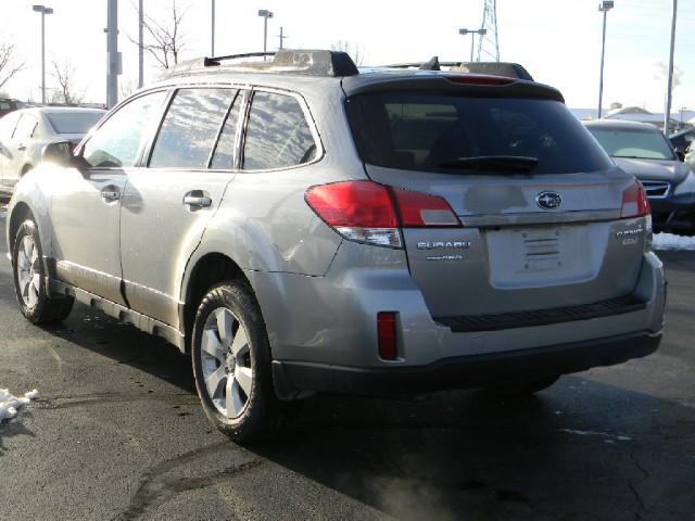 Subaru Outback 2011 photo 5