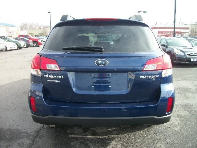 Subaru Outback 2011 photo 5