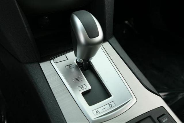 Subaru Outback 2011 photo 5