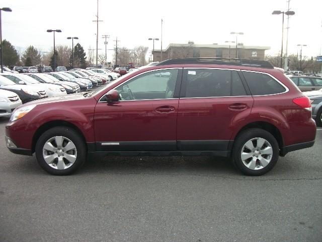 Subaru Outback 2011 photo 4