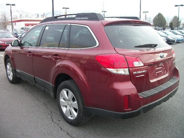 Subaru Outback 2011 photo 5