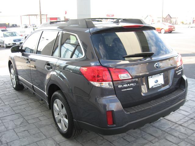Subaru Outback 2011 photo 3