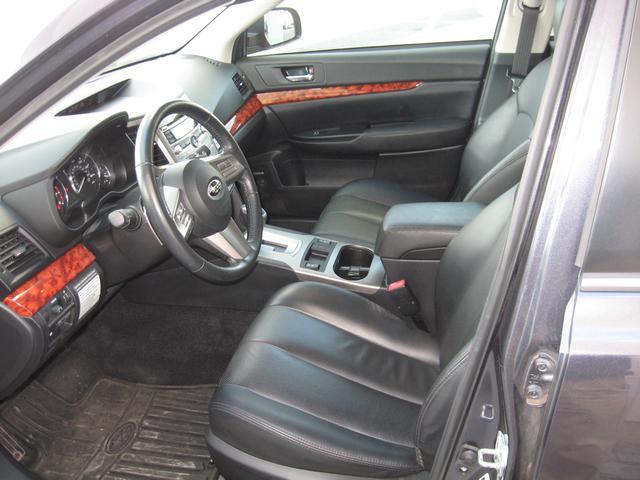 Subaru Outback 2011 photo 4