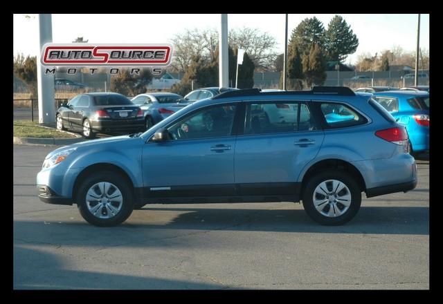 Subaru Outback 2011 photo 3