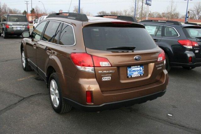 Subaru Outback 2011 photo 3