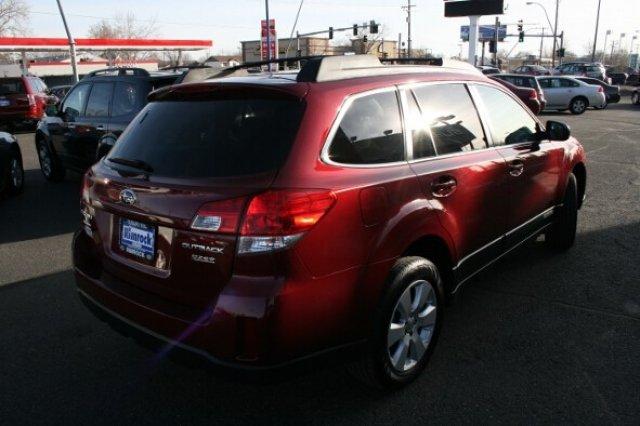 Subaru Outback 2011 photo 3