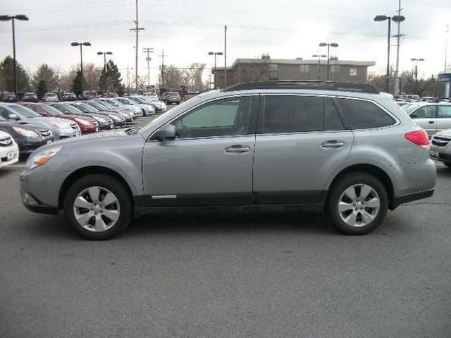 Subaru Outback 2011 photo 4