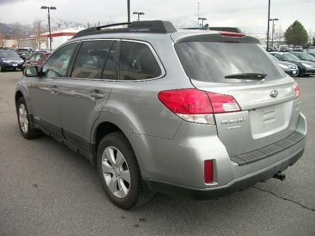 Subaru Outback 2011 photo 5