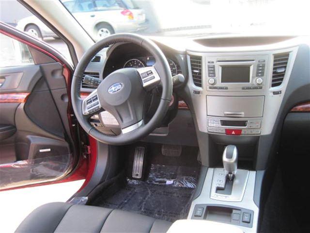 Subaru Outback 2012 photo 4