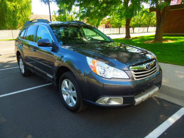 Subaru Outback 2012 photo 2