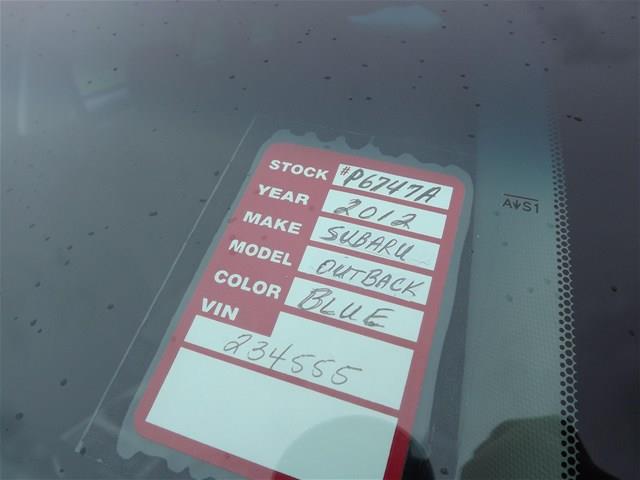 Subaru Outback 2012 photo 2