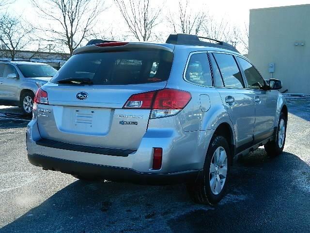 Subaru Outback 2012 photo 1