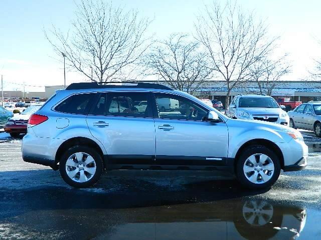 Subaru Outback 2012 photo 2
